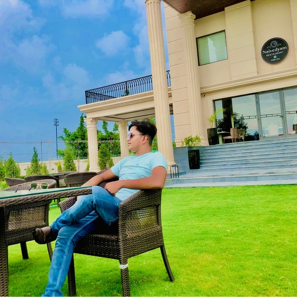 Meet the Posher Other - Meet your Posher, Prince